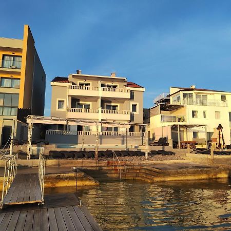 Apartments Poseidon เซรเซร์ ภายนอก รูปภาพ