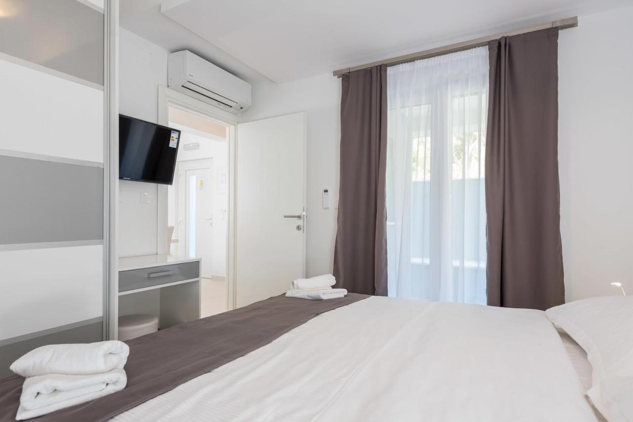 Apartments Poseidon เซรเซร์ ภายนอก รูปภาพ