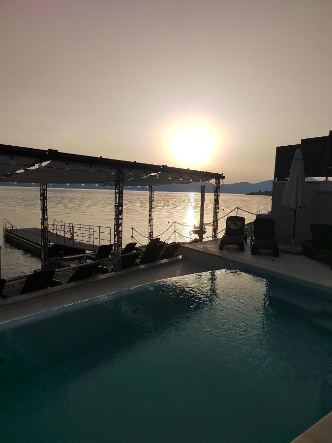 Apartments Poseidon เซรเซร์ ภายนอก รูปภาพ