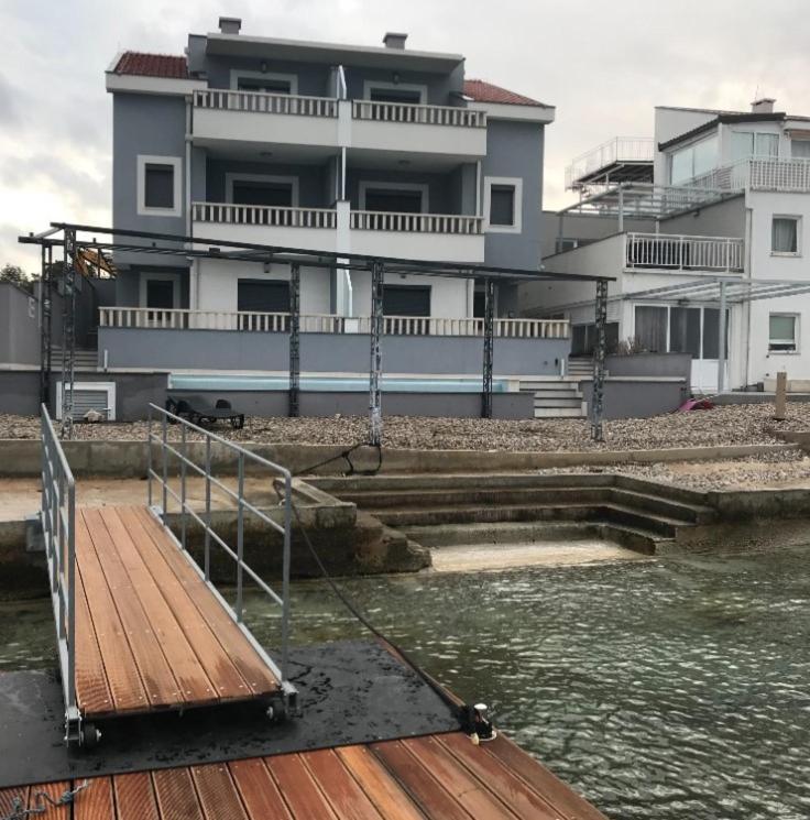 Apartments Poseidon เซรเซร์ ภายนอก รูปภาพ