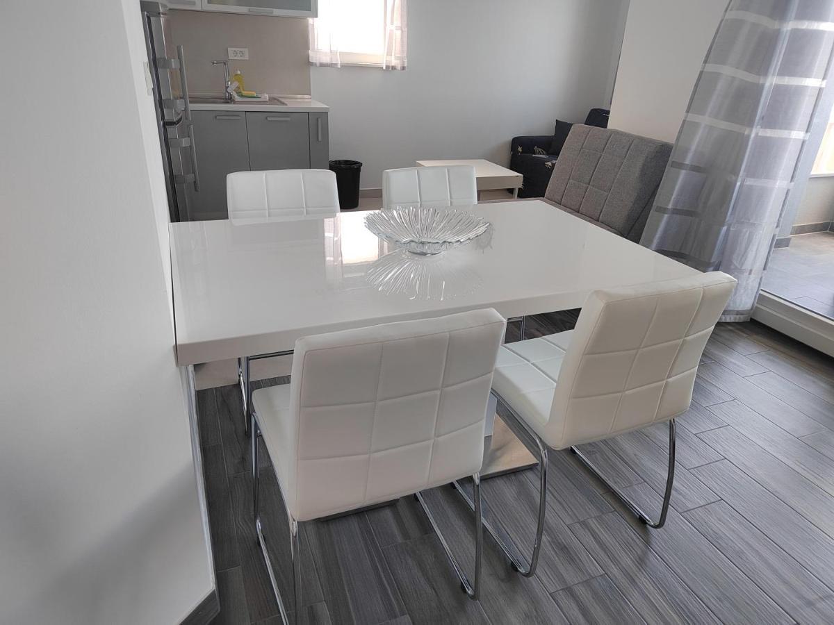 Apartments Poseidon เซรเซร์ ภายนอก รูปภาพ