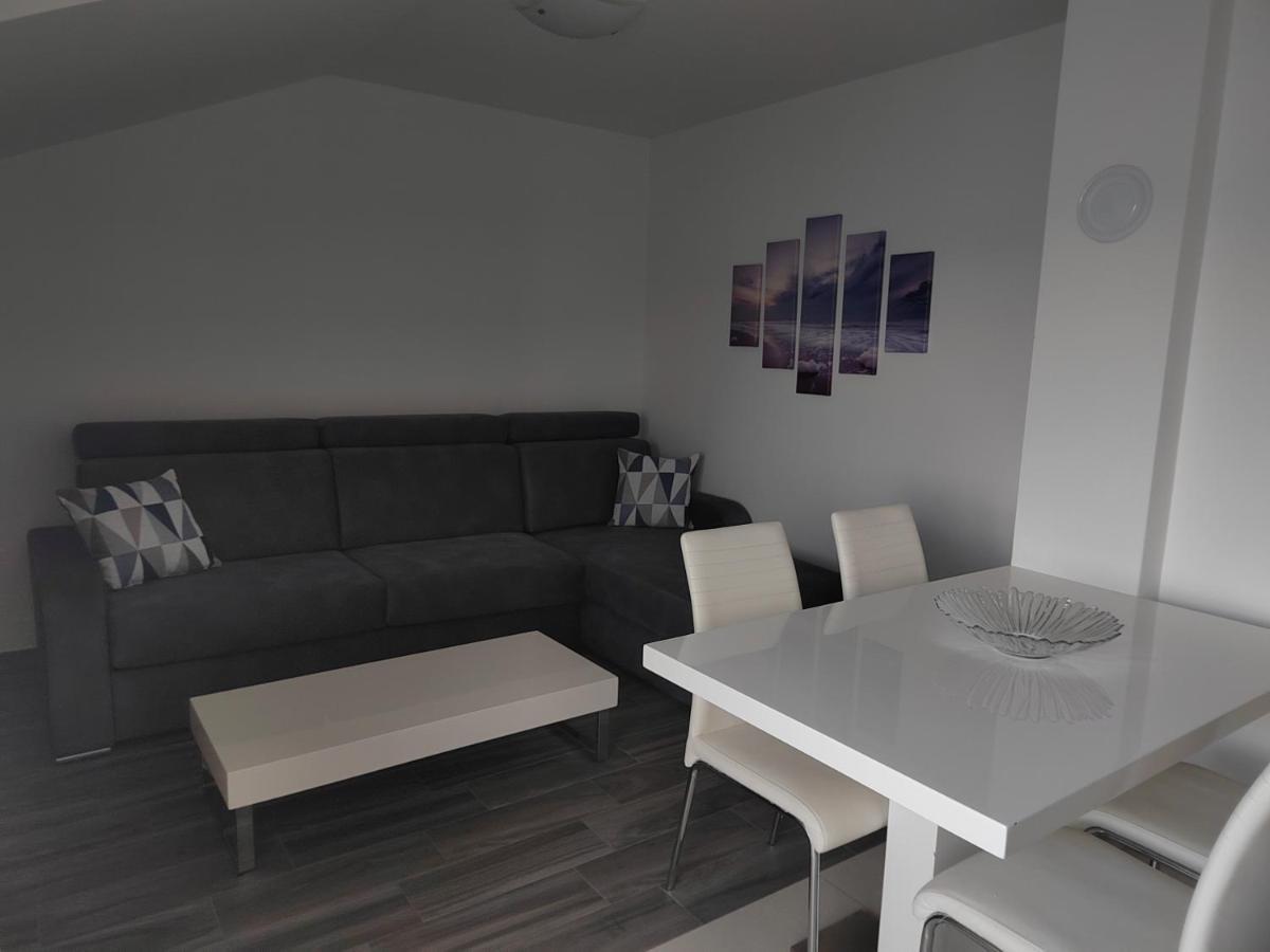 Apartments Poseidon เซรเซร์ ภายนอก รูปภาพ