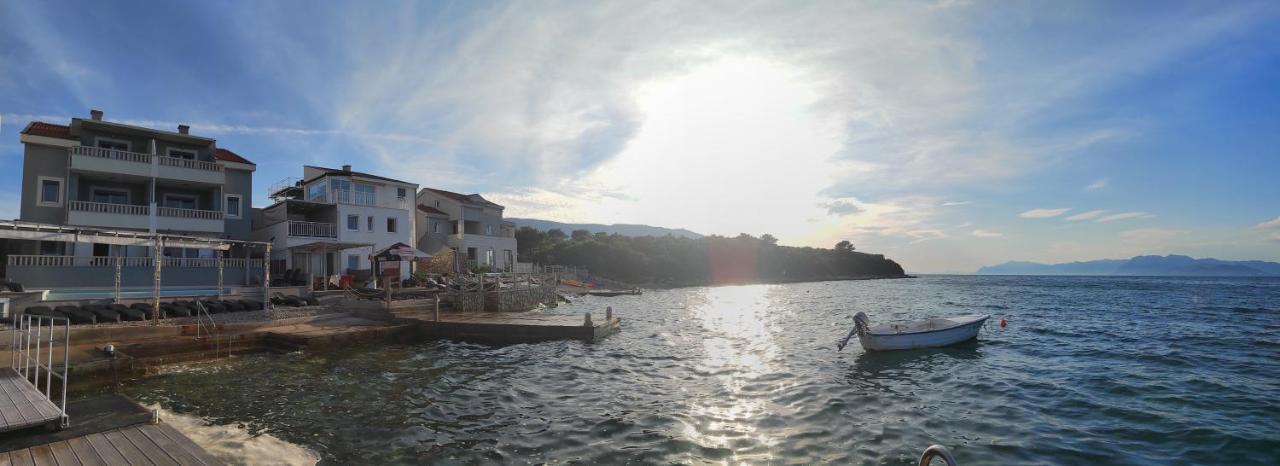 Apartments Poseidon เซรเซร์ ภายนอก รูปภาพ