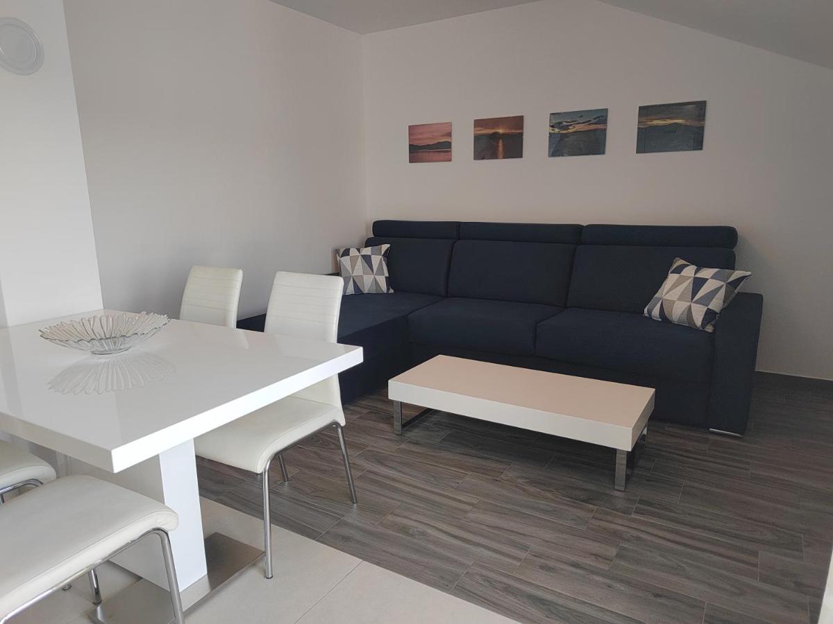 Apartments Poseidon เซรเซร์ ภายนอก รูปภาพ