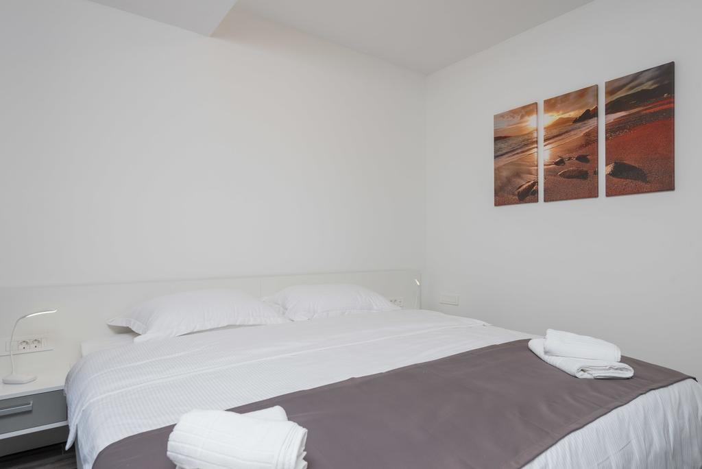 Apartments Poseidon เซรเซร์ ภายนอก รูปภาพ